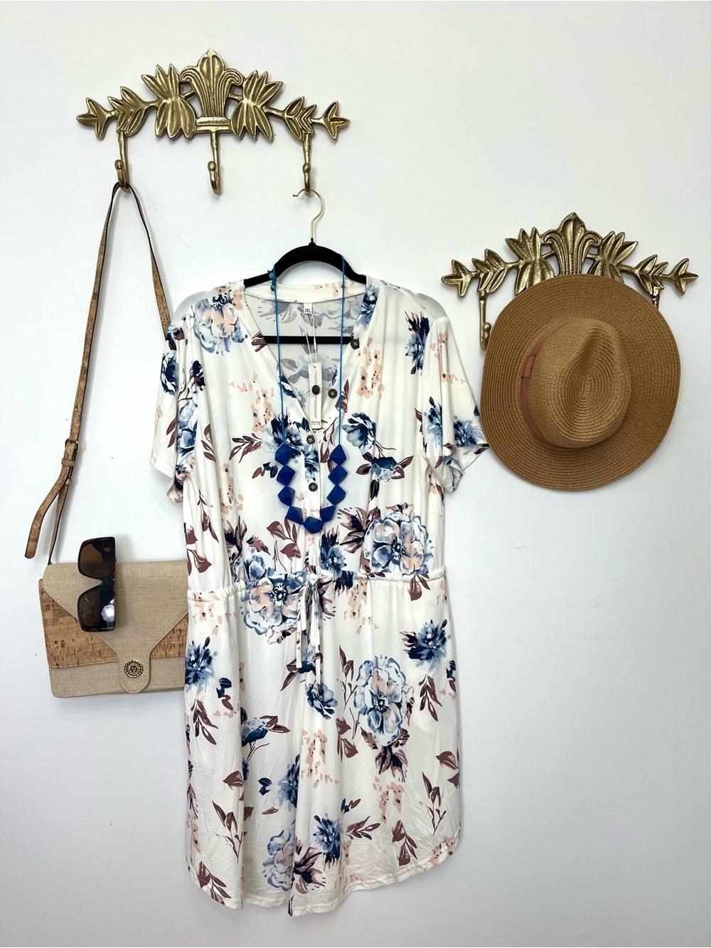 🆕Floral V-Neck Drawstring Women's Dress in Cream and Blue XL/1x
